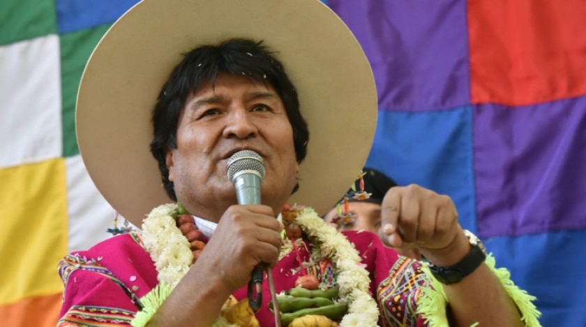 El presidente Evo Morales durante el acto de entrega de la casa municipal de la Alcaldía de Arque. Foto: ABI