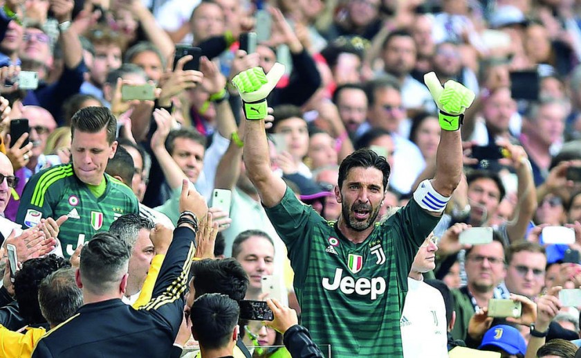El arquero de Juventus y la Selección italiana se despidió de su club ayer, en el último partido de Liga.
