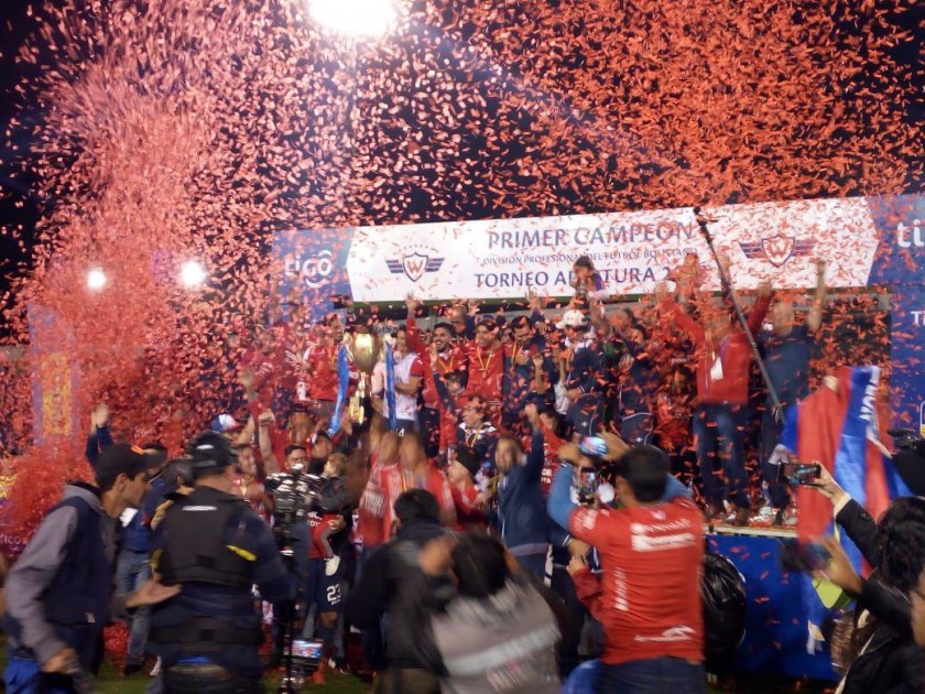 Wilstermann obtuvo el ansiado título en Sucre. FOTO: CORREO DEL SUR