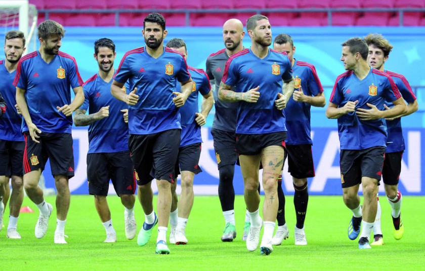 La selección de España terminó su preparación del segundo partido del Mundial de Rusia, con una suave sesión en el...