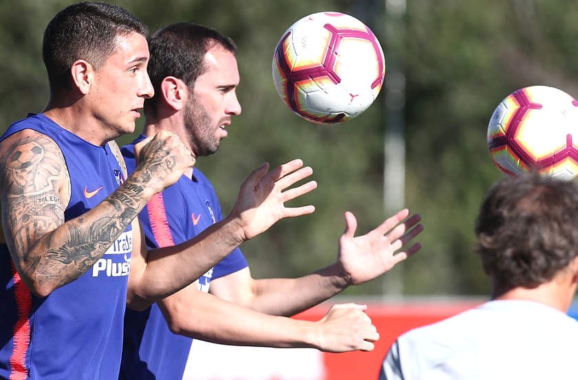 Godín y Giménez durante sus primeros ejercicios en su club tras el Mundial de Rusia. Gentileza/Atlético