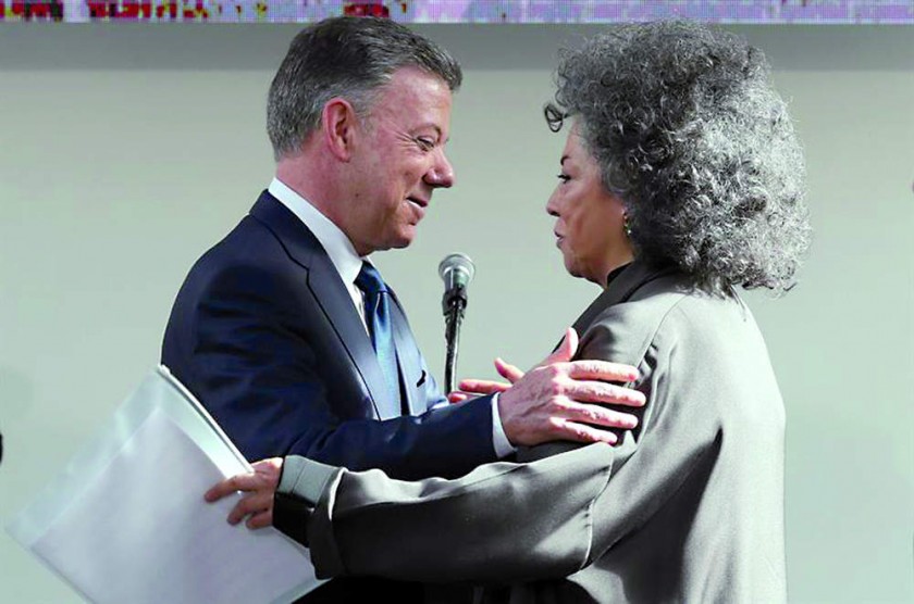 DESPEDIDA. Juan Manuel Santos, en la foto durante un reciente acto oficial, dejará la Presidencia de Colombia en...