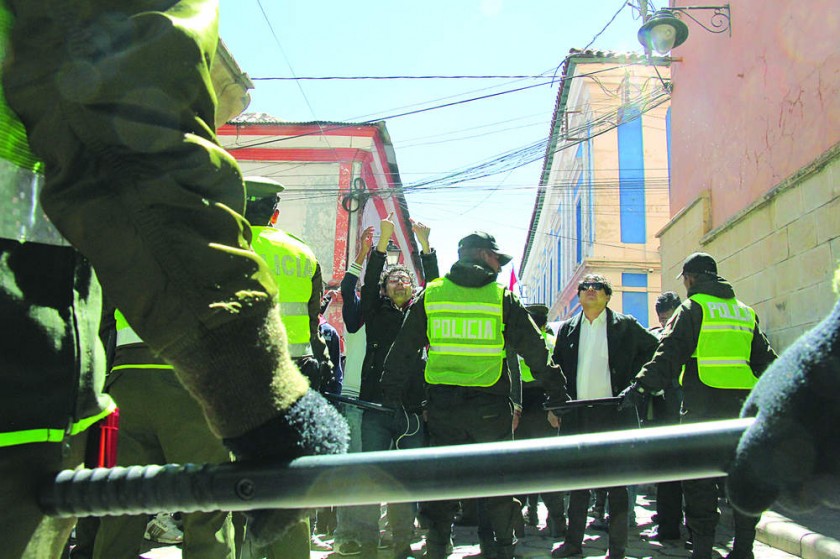 POTOSÍ. La tensión política se hizo presente en los actos del 6 de Agosto.