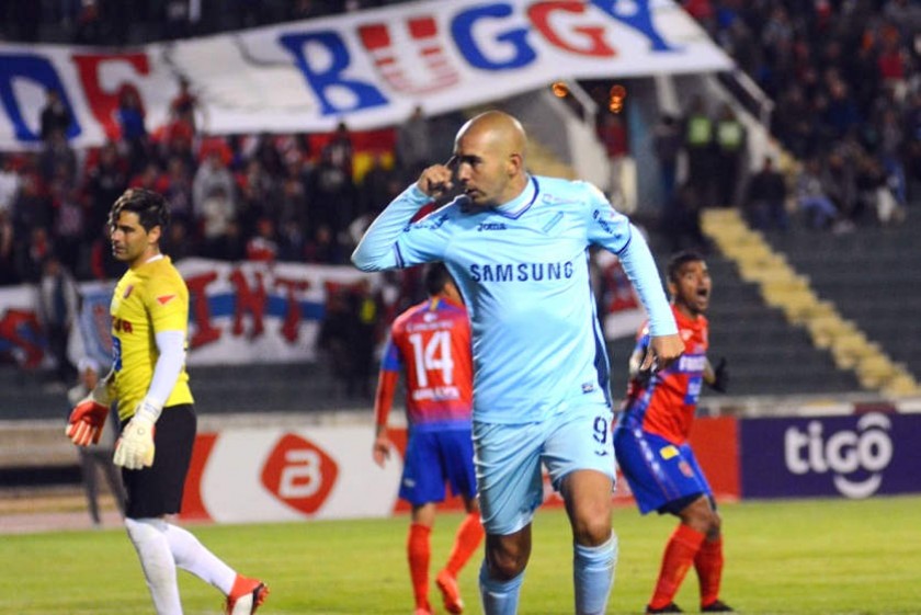 Riquelme celebra uno de los dos tantos. FOTO: APG