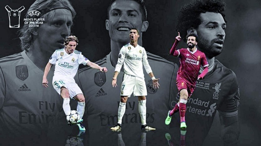 El croata Luka Modric (i), el portugués Cristiano Ronaldo (c) y el egipcio Mohamed Salah son los finalistas al premio Th