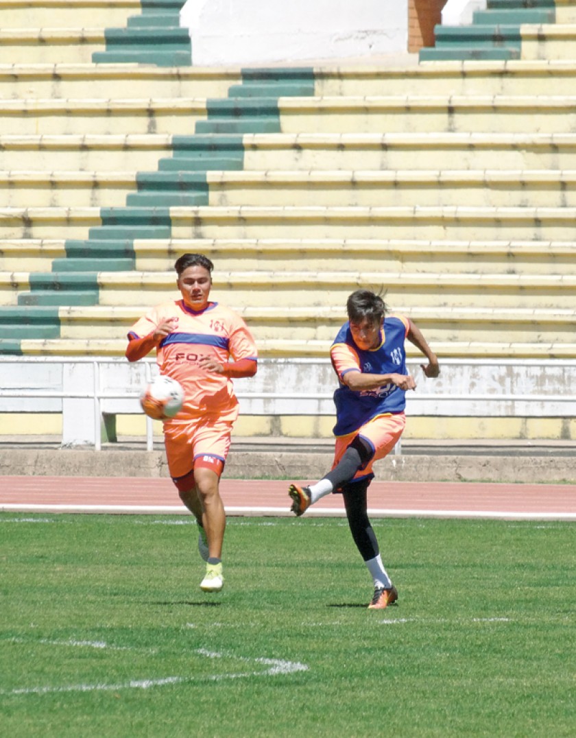 El “Inde” trabajó ayer en el estadio Patria, donde esta noche recibirá la visita de Atlético Bermejo.
