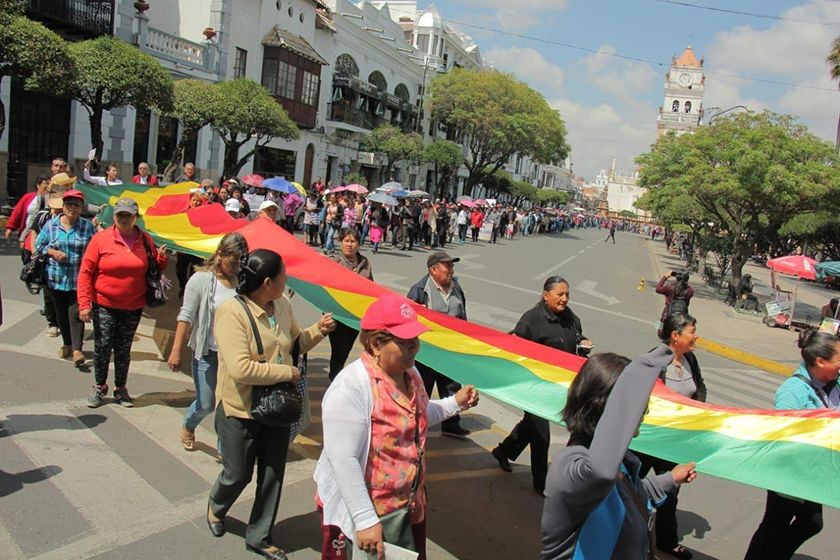 La marcha en respeto del 21F y de la democracia hoy, en Sucre. FOTOS: José Luis Rodríguez