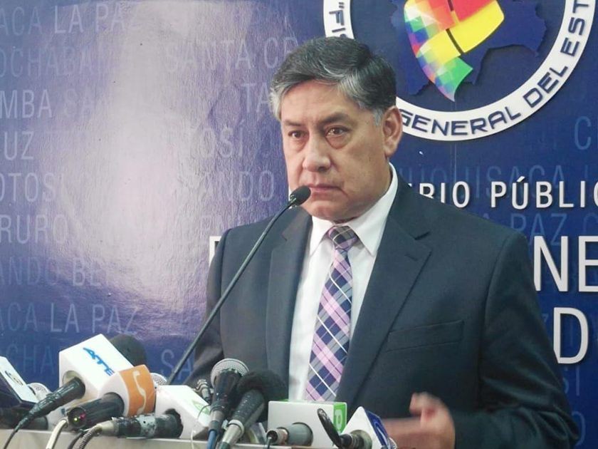 El nuevo fiscal General, Juan Lanchipa, en conferencia de prensa esta mañana en Sucre. FOTO: CORREO DEL SUR