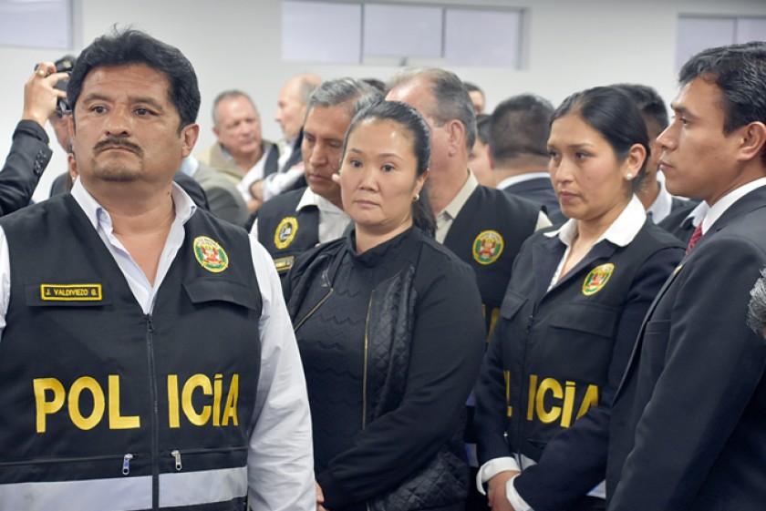 PROCESADA. La líder opositora Keiko Fujimori, luego de escuchar la resolución del juez Richard Concepción Carhuancho.