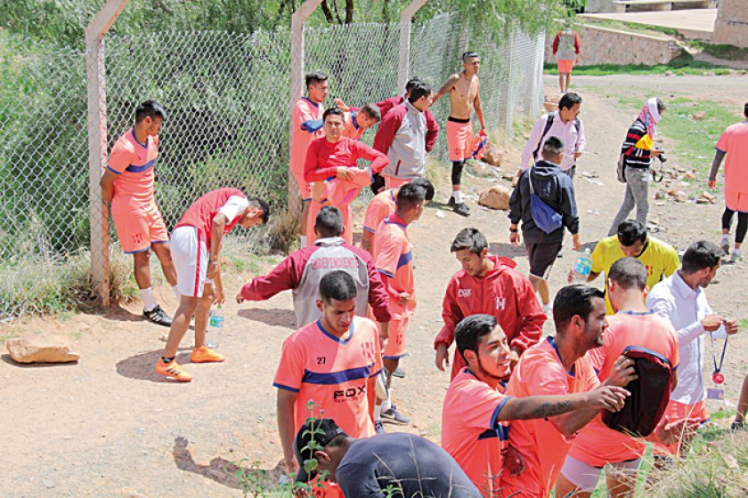 El plantel realizó una sesión de exigencia física ayer en inmediaciones del complejo deportivo Garcilazo.