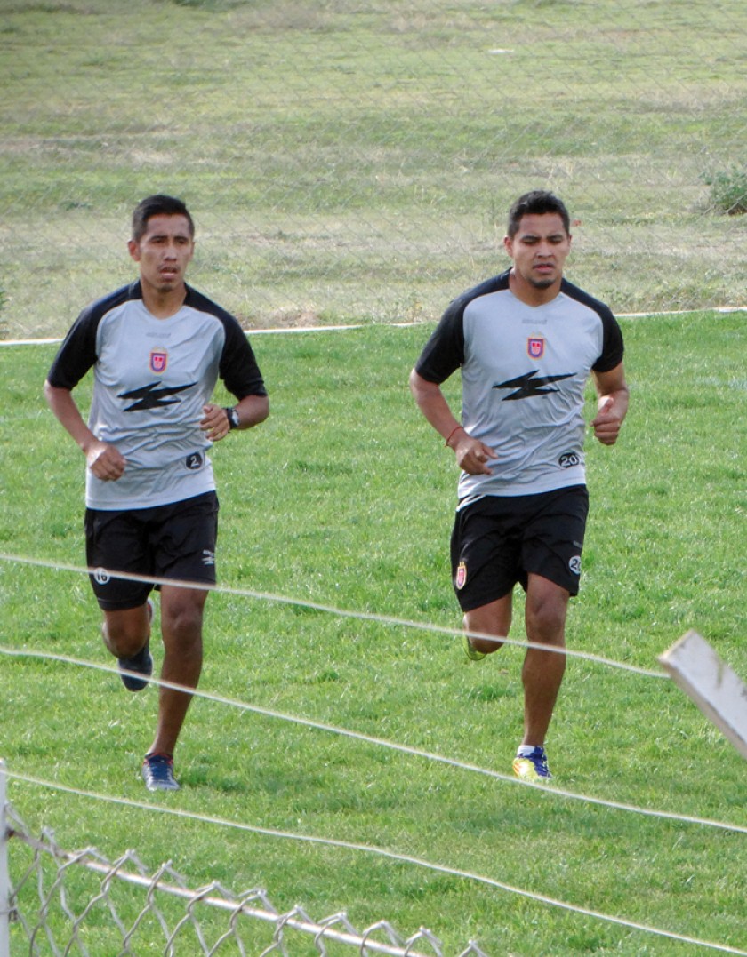 Carlos Balcera (i) y Jorge Ayala superaron sendas lesiones y ya trabajan a la par de sus compañeros.