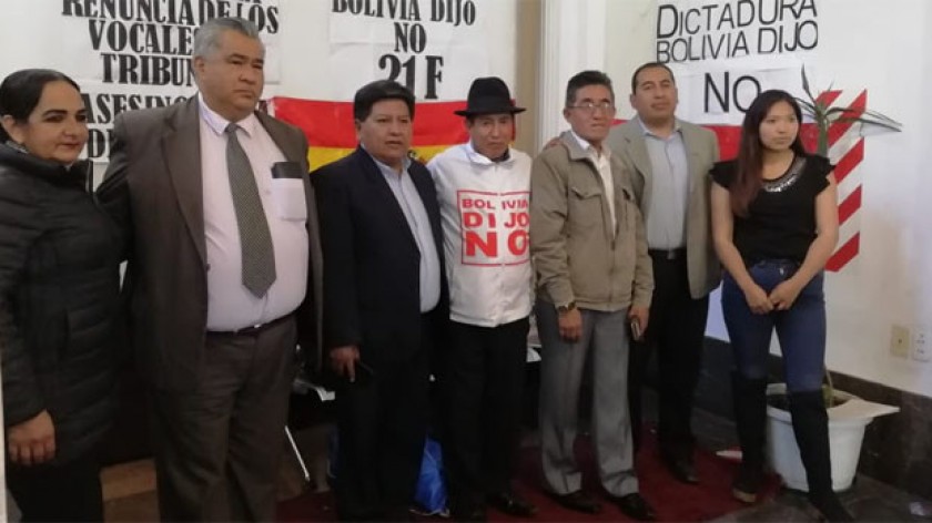 La huelga de los asambleístas opositores en contra de la habilitación de Evo Morales a las elecciones. FOTO: Erbol