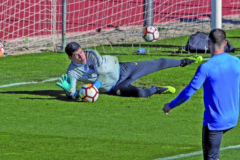 Carlos Lampe durante uno de los entrenamientos previos a la final.