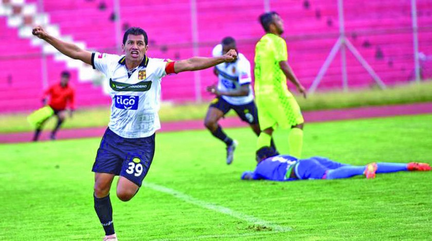 El partido de ida del domingo en Tarija, donde Destroyers logró una victoria 1-2 ante Avilés Industrial.