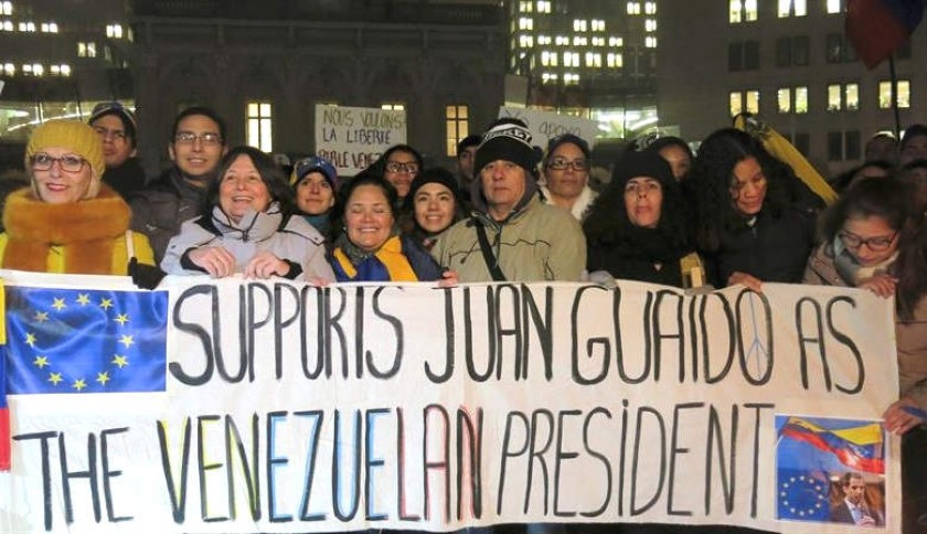 Concentración de venezolanos frente al Parlamento Europeo en apoyo al presidente del Parlamento de Venezuela. EFE