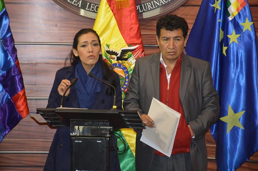 Los presidentes de las Cámaras de Senadores y Diputados, Adriana Salvatierra y Víctor Borda. FOTO: Diputados