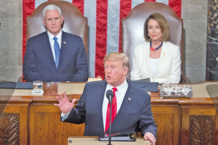 INFORME. Donald Trump durante su discurso anual sobre el Estado de la Unión, pronunciado anoche ante un legislativo comp