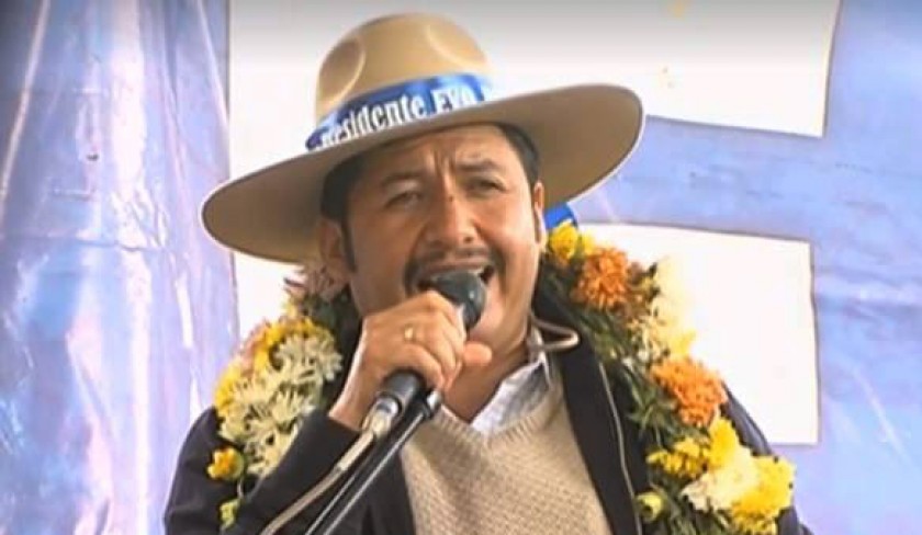 El gobernador Esteban Urquizu, durante la entrega de una unidad educativa hoy. FOTO: Captura de pantalla