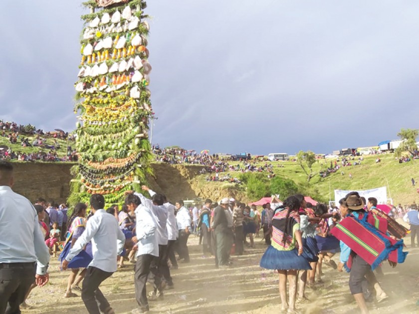 TRADICIÓN. La Pucara es una de las características del Carnaval rural en Sucre.