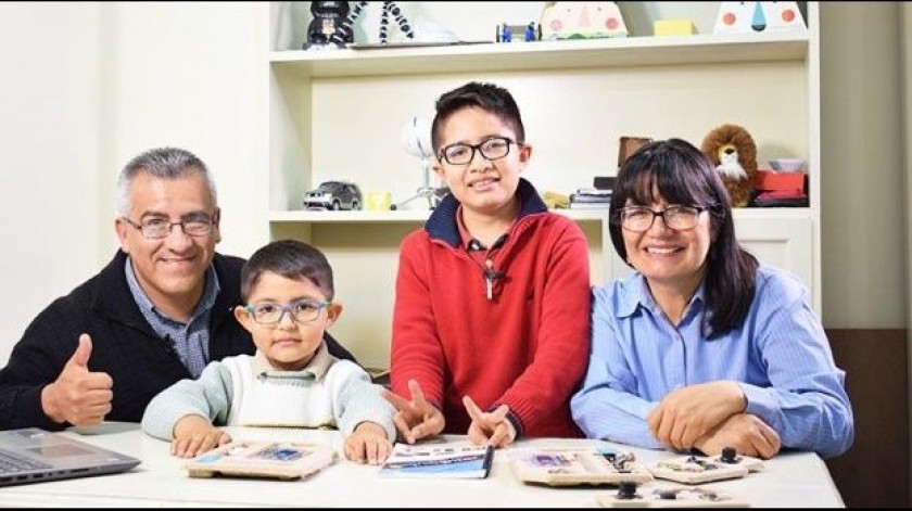 La familia boliviana Vega Hidalgo es finalista en el concurso mundial de Inteligencia Artifical. FOTO: Los Tiempos