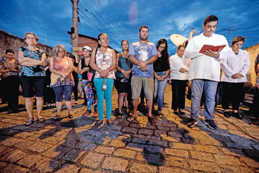 DOLOR. Una de las escenas que dejó el tiroteo que se registró en Sao Paulo, donde murieron diez personas, según un balan