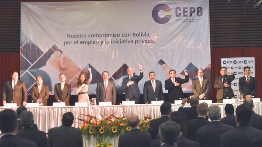 ECONOMÍA. El acto de presentación de la directiva de los empresarios en La Paz, anoche.