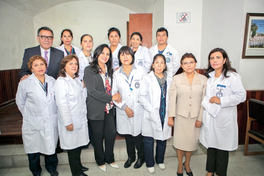 Amigas y colegas posaron para la foto del recuerdo.