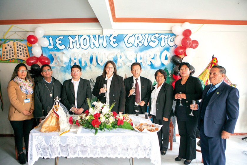 Melany romero, Hermano Ronald, Pedro Daza, Rabea Lang, Jorge Patiño, Gloria Loredo, Soledad Torrico y Félix Valdez.