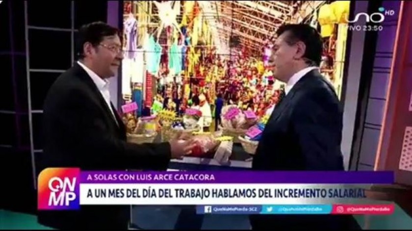 El ministro de Economía Luis Arce en el programa Que no me pierda, donde armó una canasta familiar. FOTO: Captura