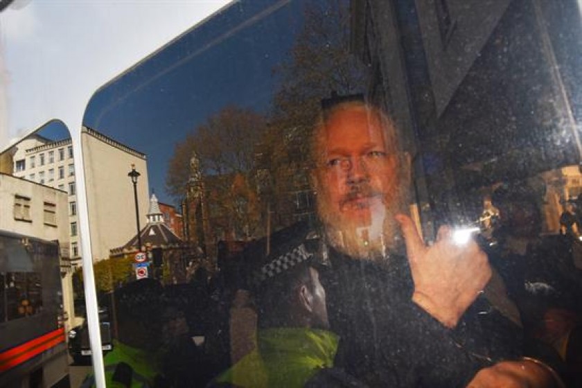 El fundador de WikiLeaks, Julian Assange, a su llegada a la Corte de Magistrados de Westminster en Londres. FOTO: EFE