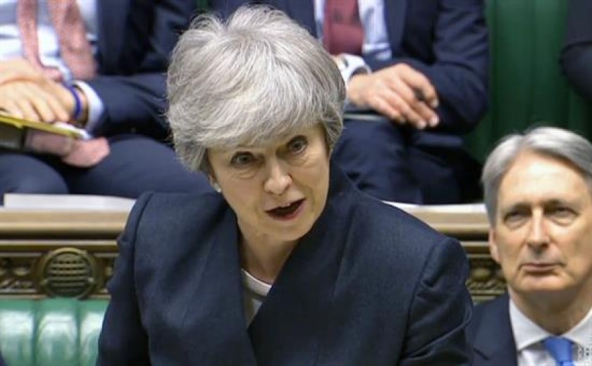 Theresa May, durante su comparecencia en la Cámara de los Comunes, este jueves, en Londres. FOTO: EFE