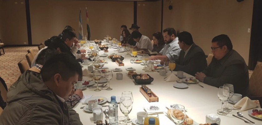 El presidente Evo Morales en su reunión con el cuerpo diplomático boliviano en Buenos Aires. FOTO: ABI