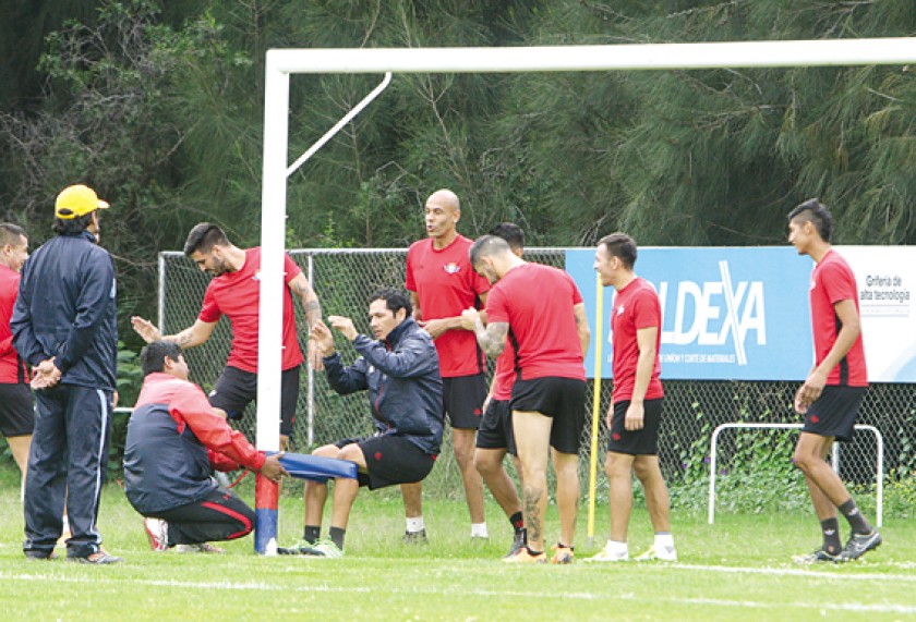 El cuadro aviador de Wilstermann estrenará técnico esta noche. El argentino Norberto Kekez reemplazará al español Miguel