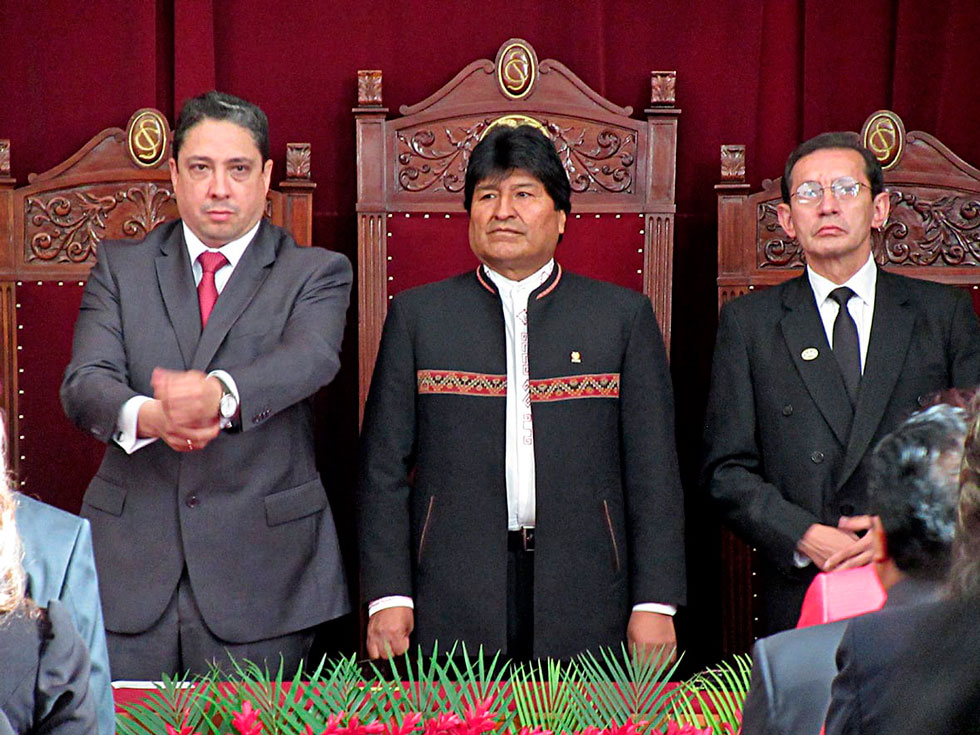 SUCRE. El presidente Evo Morales promulgó la nueva Ley de Abreviación Procesal Penal ayer, en el Tribunal Supremo de Justicia.