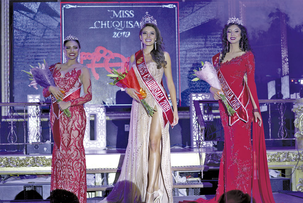CONCURSO. Miss Capital, Karina Cerezo; Miss Chuquisaca, Valentina Pérez; y Señorita Chuquisaca, Ana María Pereira, las nuevas soberanas.