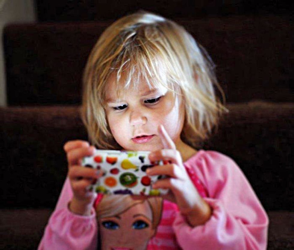 La luz azul en los aparatos electrónicos