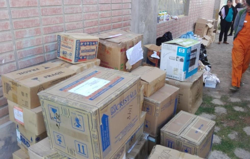 Se encontraron cinco cajas de cartón de tamaño considerable, que contenían en su interior varias cajas blancas de blíster .