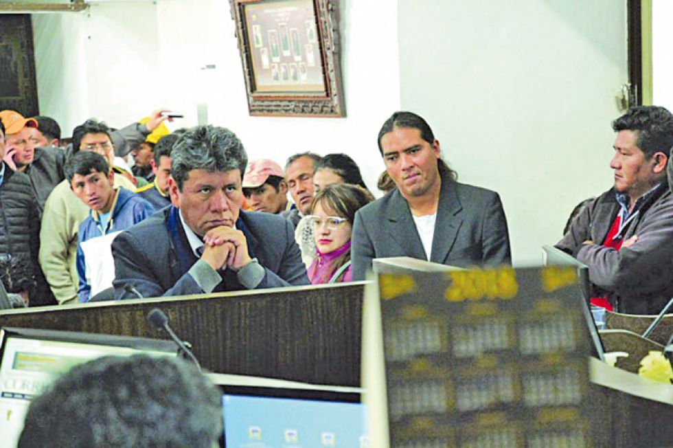 FISCALIZACIÓN. El alcalde Iván Arciénega en una de sus rendiciones de informe ante el pleno del Concejo Municipal.