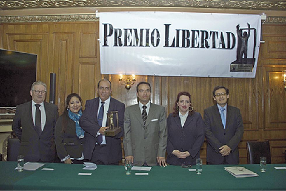 LA PAZ. Directivos de la Asociación Nacional de la Prensa de Bolivia y del periódico orureño La Patria.
