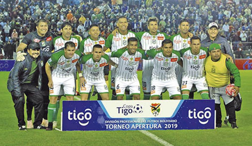 Oriente Petrolero tratará de reponerse tras la derrota en el clásico y amargarle la fiesta a la academia paceña.