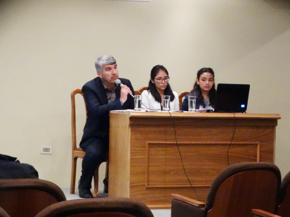 COLOQUIO. El evento, organizado por el colegio Montessori, se desarrolló en el ABNB.