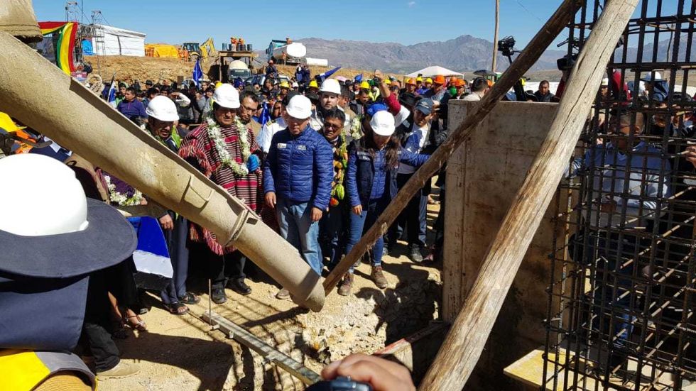 El acto de inicio de la construcción de la nueva Terminal de Buses en Sucre.