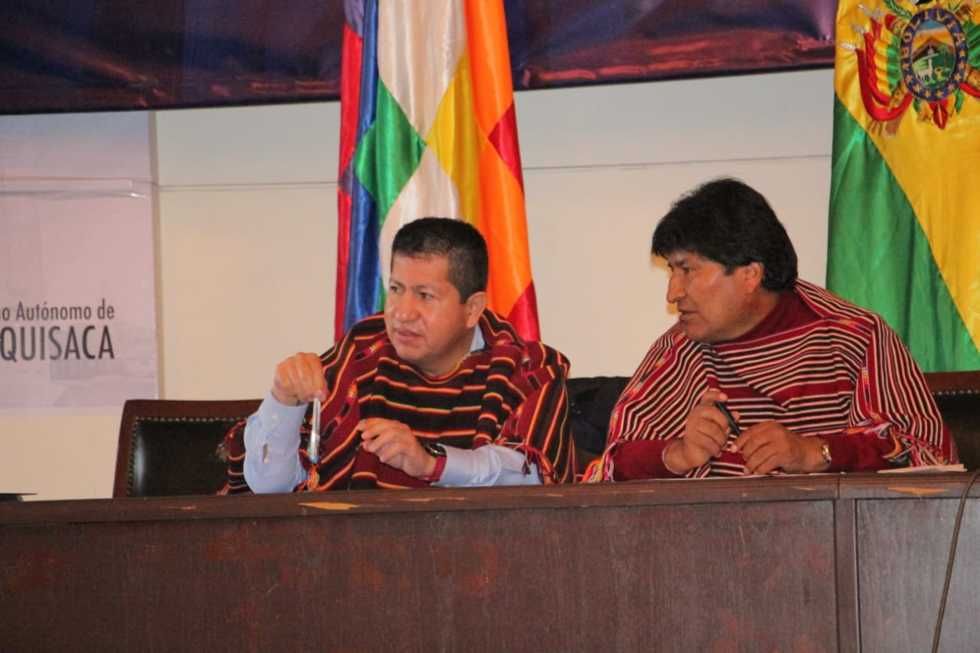 El acto de firma de acuerdo de intenciones para la exploración del pozo Yapucaiti X-1 entre YPFB y Shell Bolivia Corporation.