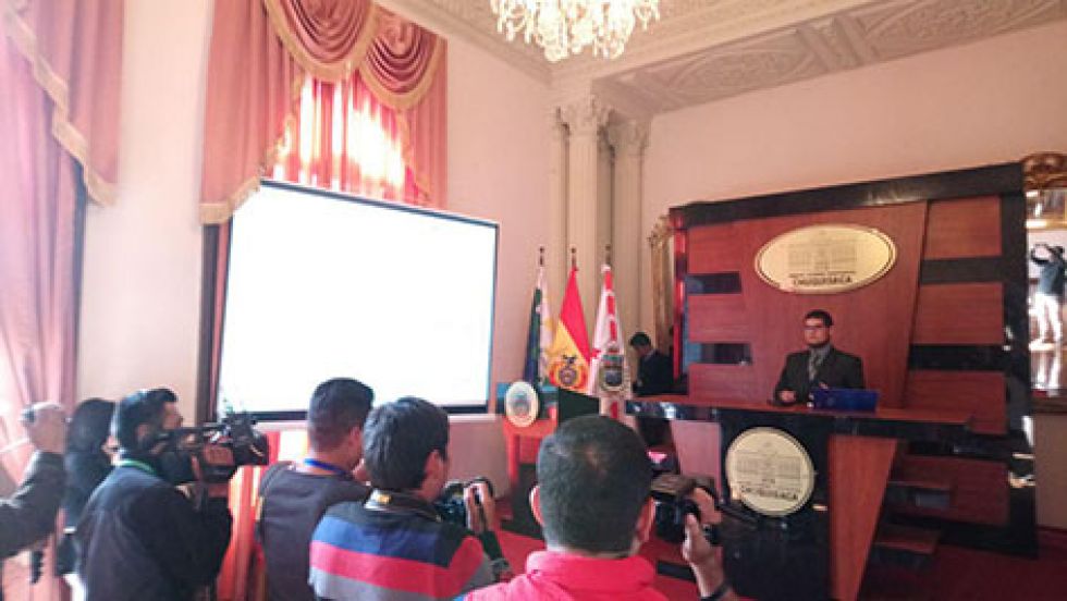 EXPOSICIÓN. El secretario de Hidrocarburos de la Gobernación, Felipe Molina, detalló la inversión en hidrocarburos en Chuquisaca.