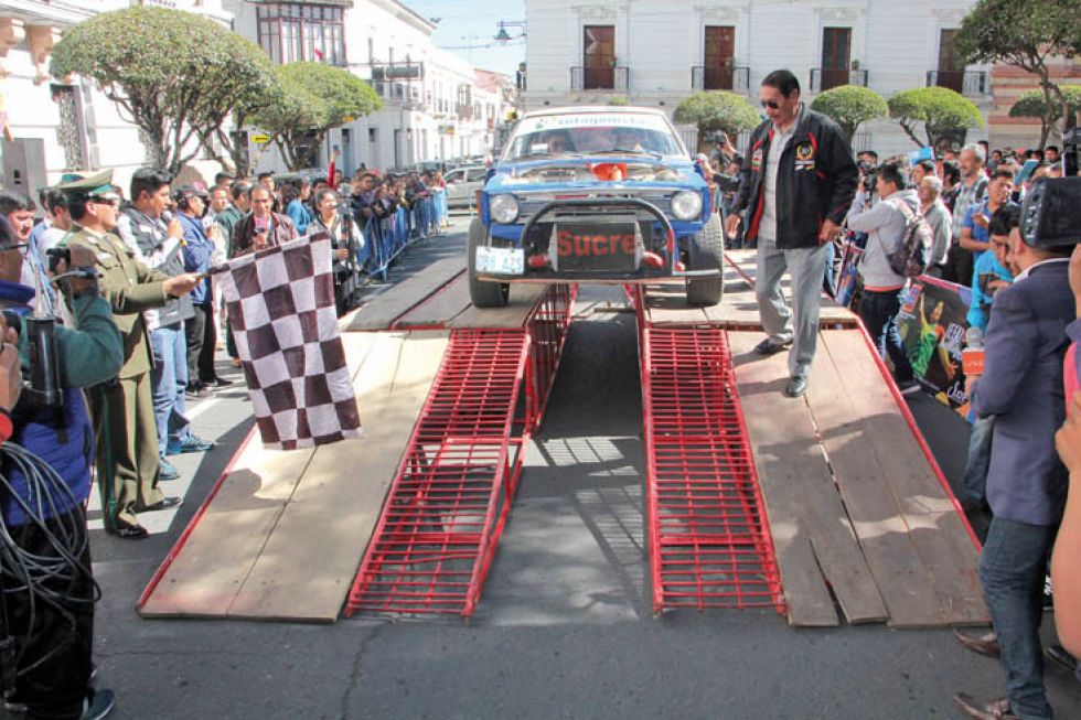 La Alcaldía y la Gobernación, junto con Aadesu, lanzaron ayer de manera oficial el Circuito Oscar Crespo en la Plaza 25 de Mayo.