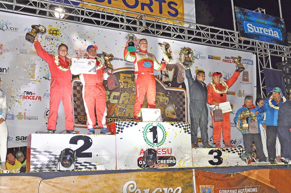 El cruceño Rodrigo Gutiérrez (c), campeón de 2018