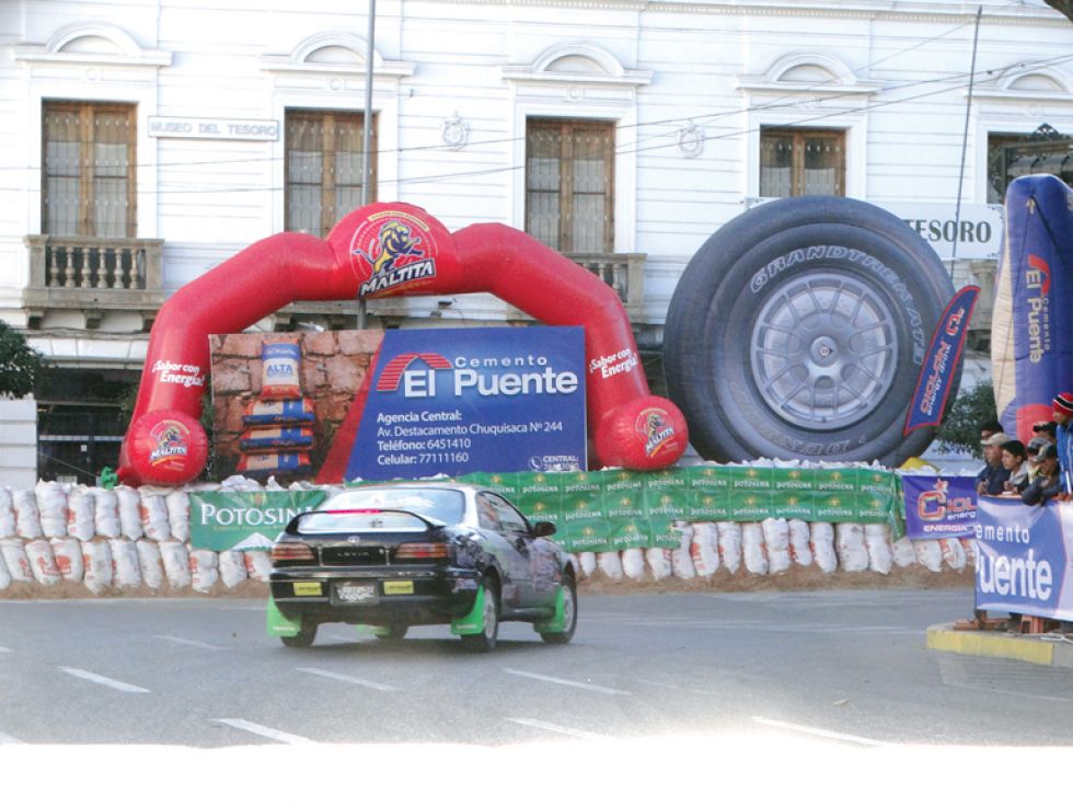 Durante el desarrollo del Circuito Oscar Crespo, la Plaza 25 de Mayo es el punto central para las empresas.