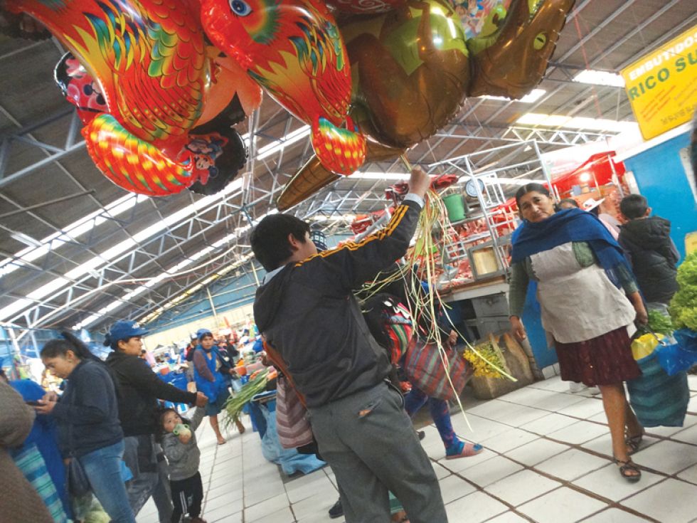 NIÑOS. A cuenta propia y para ajenos, el trabajo infantil en Bolivia se incrementó.