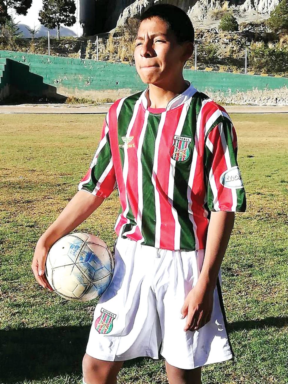 El jugador paceño Deimar Mariaca Calle milita actualmente en el club Litoral de la sede de Gobierno.