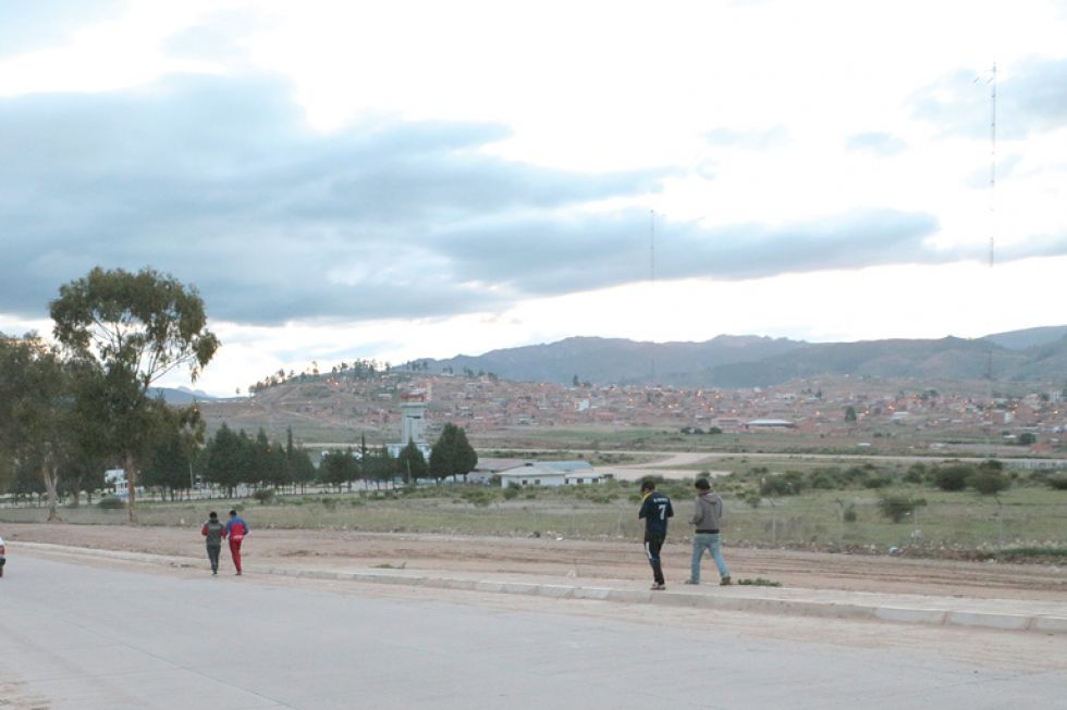 UTILIDAD. Dirigentes cívicos exigen la rehabilitación del exaeropuerto Juana Azurduy de Padilla para vuelos comerciales.